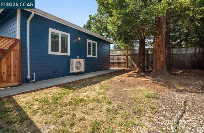 Building Photo - 18 Del Sol Ct