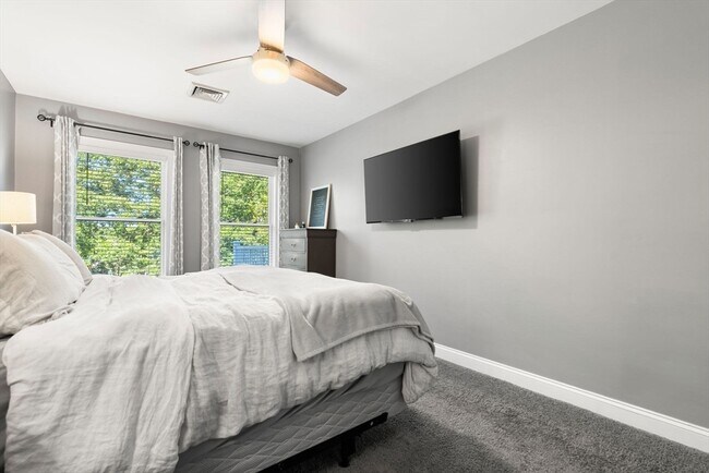 Building Photo - 24 S Bulfinch St