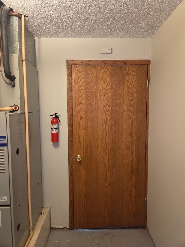 Building Photo - 315 N 1st St