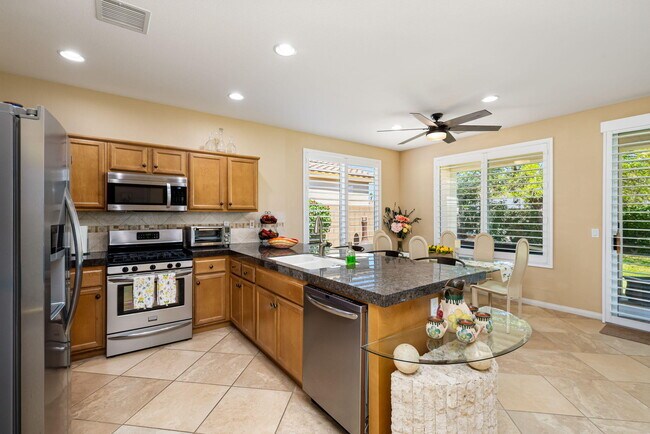 Building Photo - 60268 Sweetshade Ln