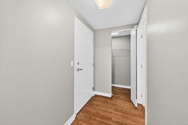 Building Photo - 1151 W Washington Blvd