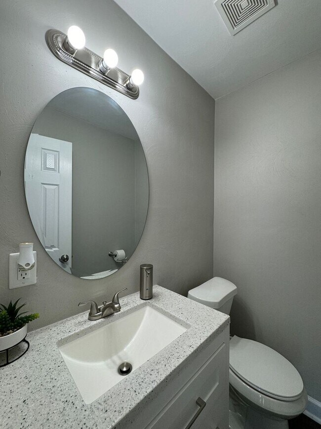 Building Photo - 3104 Guenevere Dr