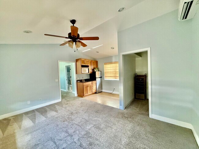Building Photo - 1260 SW 25th Ln