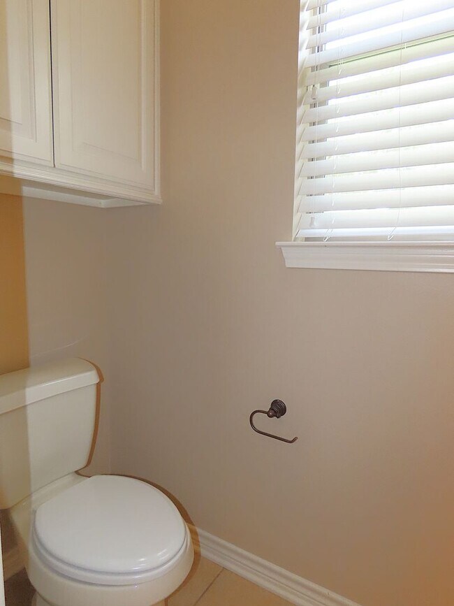 Building Photo - Extraordinary 3 Bedroom, 2 Bath Home in Southeast Tyler! Coming Soon!