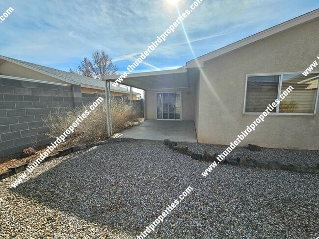 Building Photo - Lovely 3 Bedroom, 2 Bathroom, 2 Car Garage and 1,552 Sq. Ft. Home in Albuquerque.