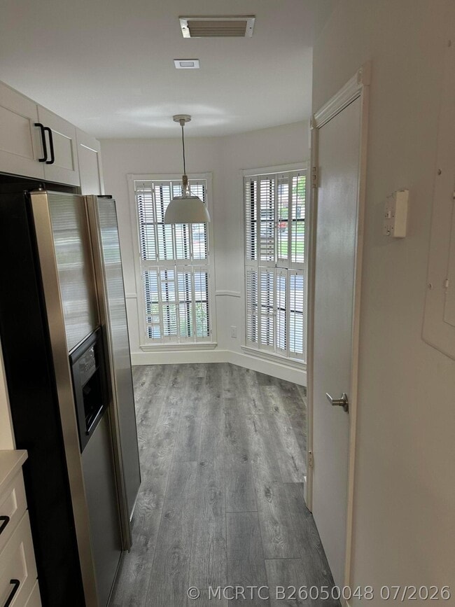 Building Photo - 10300 Hidden Springs Ct