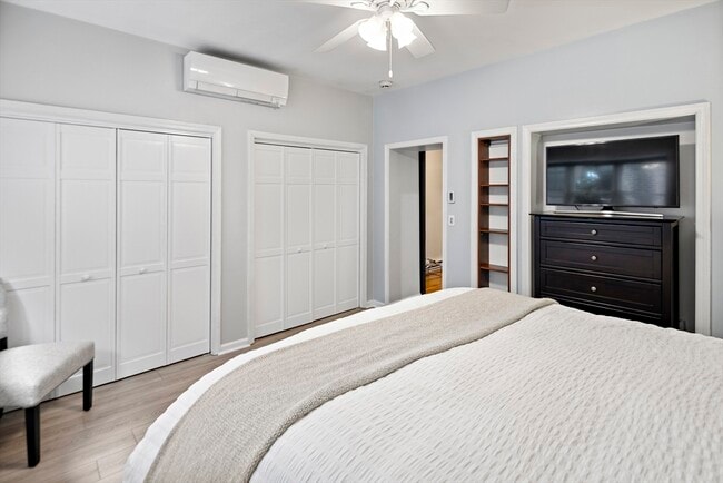 Building Photo - 41 Warren Ave