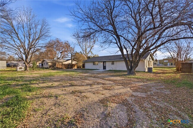 Building Photo - 410 State Hwy 95