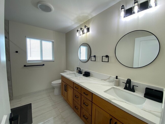 Building Photo - Move-In Ready 3-Bed, 2-Bath Home in Ainaloa – AC, Garage & Wi-Fi Included