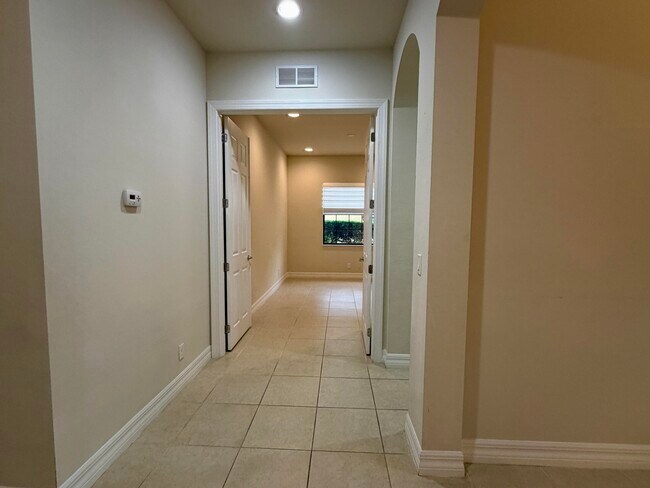 Building Photo - 2905 Siena Cir