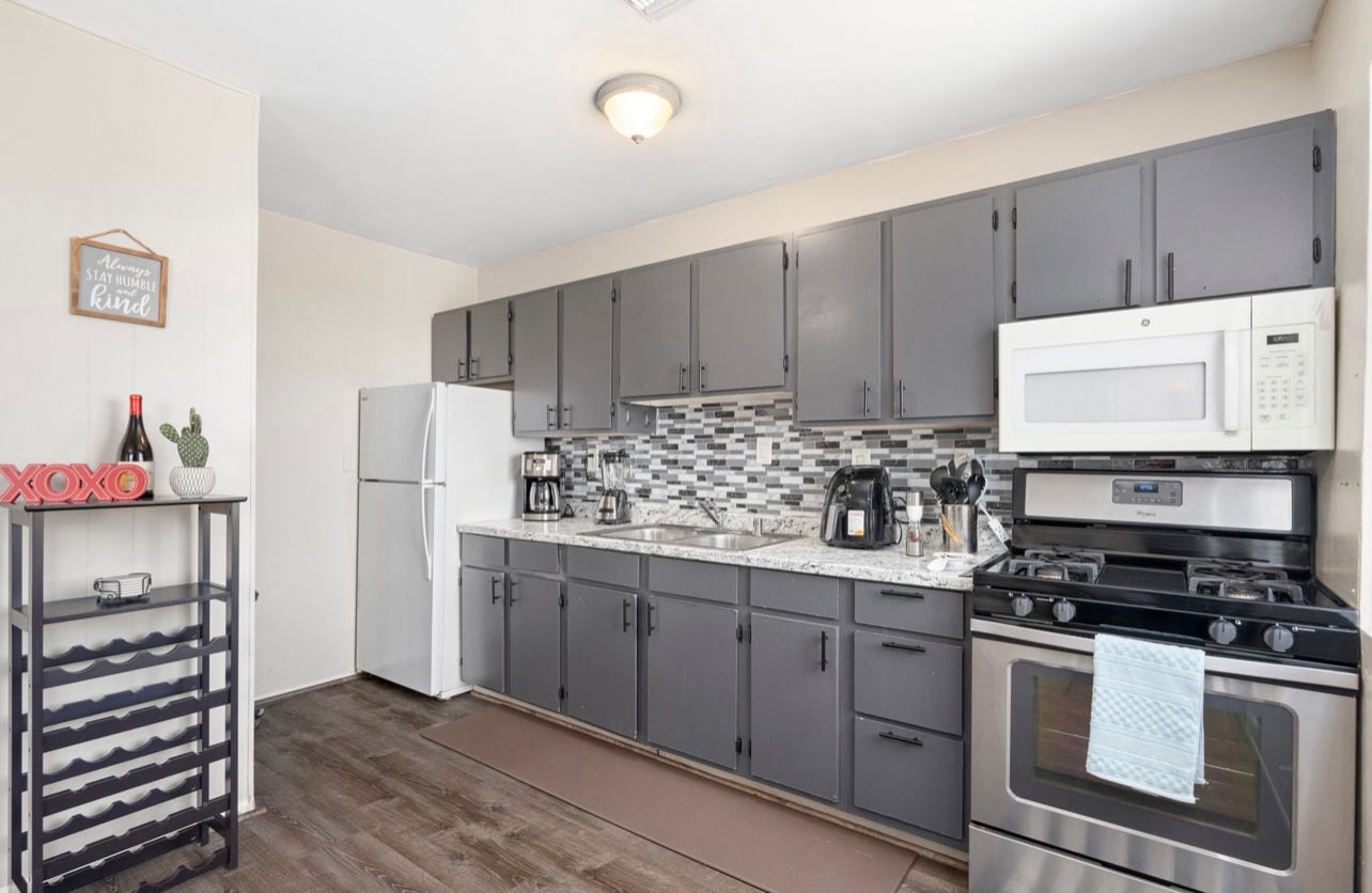 Building Photo - 9822 N 15th St