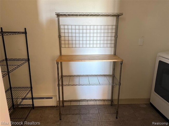 Building Photo - 1673 Cass Lake Rd