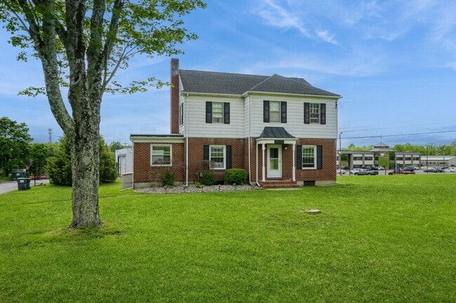 Building Photo - 1711 NY-17A
