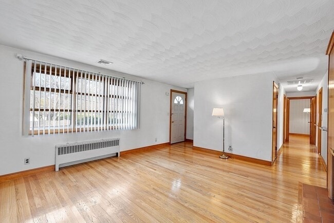 Building Photo - 3 Melo Rd