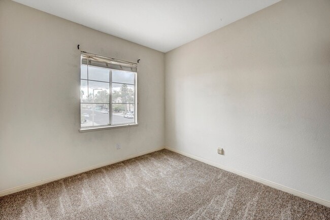 Building Photo - Beautiful Summerlin Hills Two Story 4 Bedr...