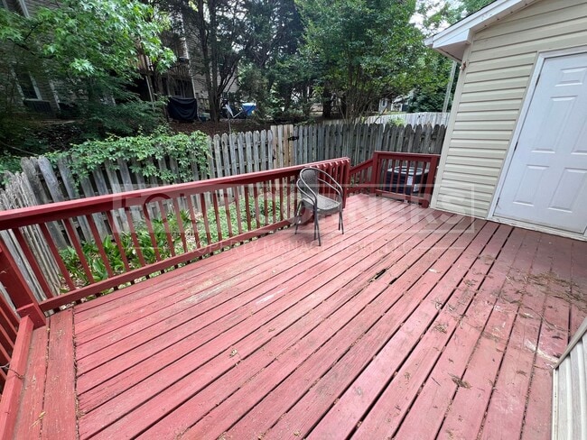 Building Photo - Beautful 2 Bedroom 2.5 Bath Townhouse