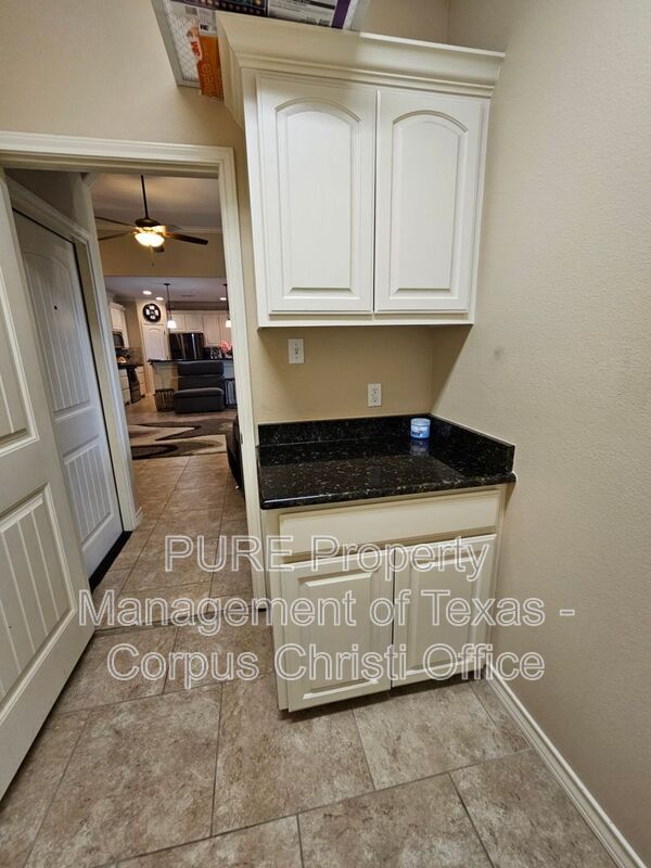 Building Photo - 7202 Pink Cadillac Dr