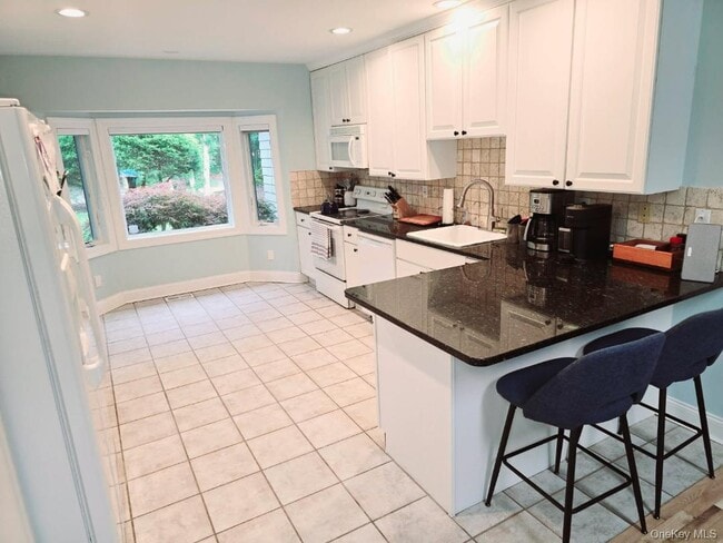 Building Photo - 3 Bennett Dr