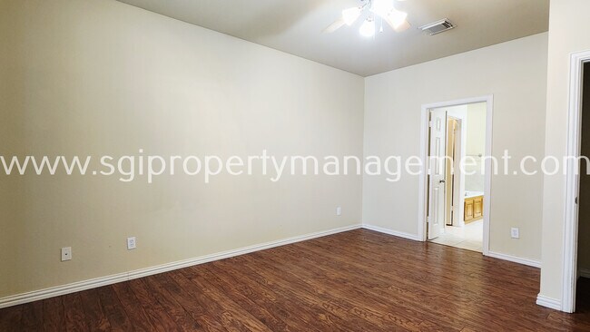 Building Photo - 678 S Charles St