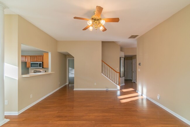 Building Photo - Lovely 2 car garage home in Charlotte