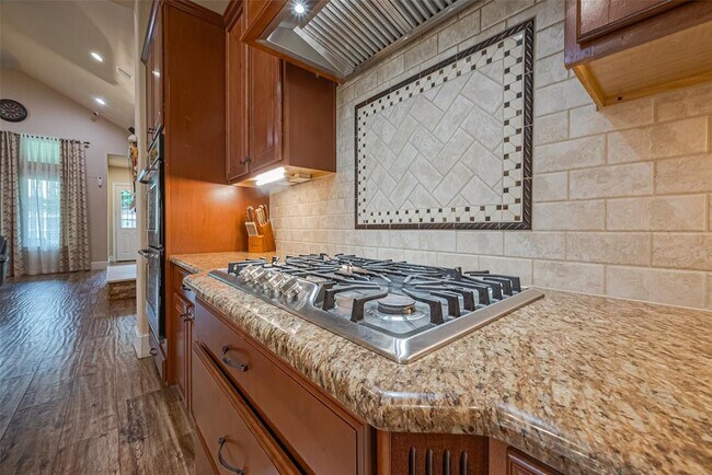 Building Photo - 25618 British Pine court