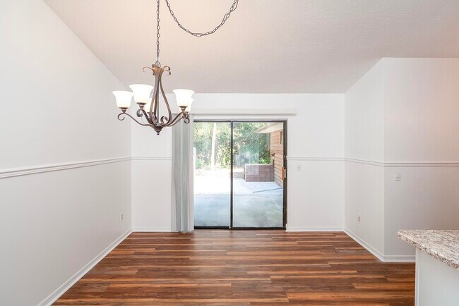 Building Photo - 1232 S Winterhawk Dr