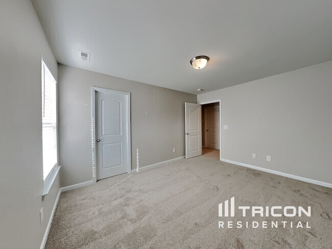 Building Photo - 268 Moonstone Ct
