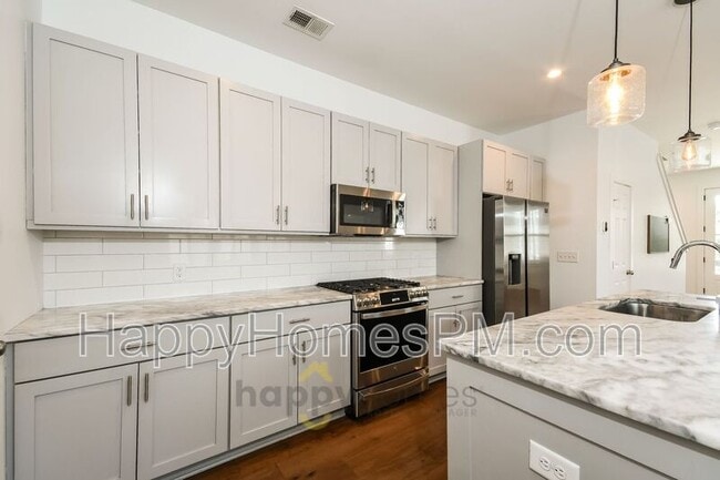 Building Photo - 50 Sans Souci St