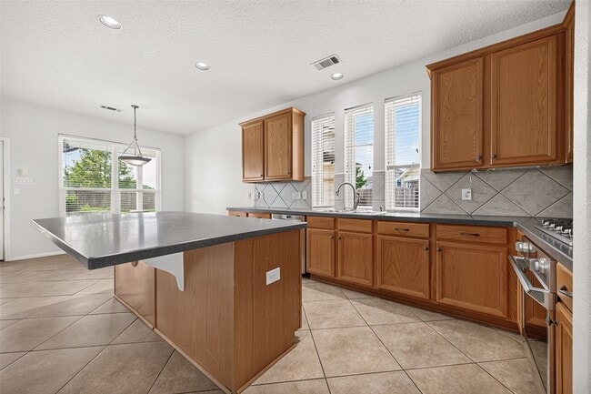 Building Photo - 1415 Kennewick Ct