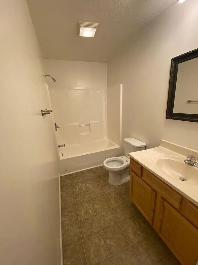 Building Photo - 316 S Marion St