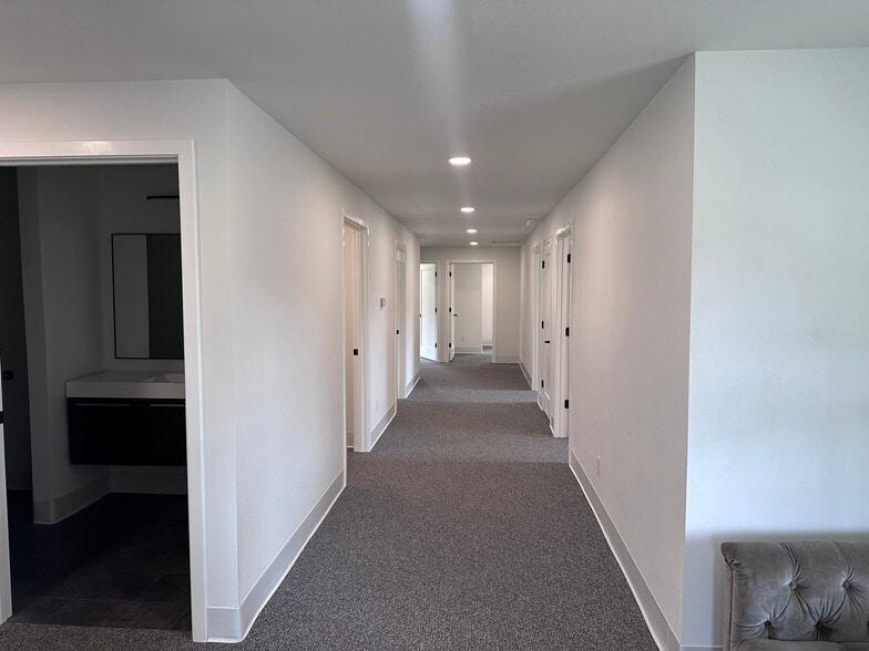 Building Photo - 6714 W Mequon Rd