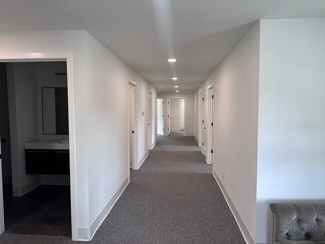 Building Photo - 6714 W Mequon Rd
