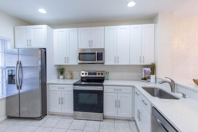 Building Photo - 6916 Crooked Fence Dr