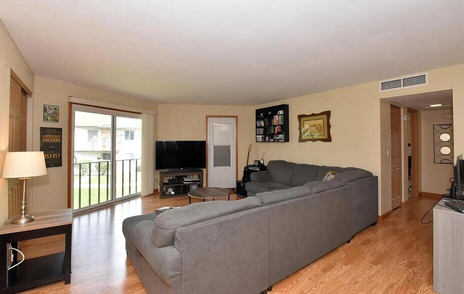 Building Photo - N114W17033 Armada Dr