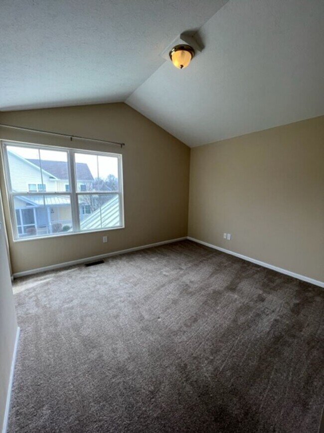 Building Photo - 2 Bed 2.5 Bath Condo in Downtown Powell Available for Pre-Lease!