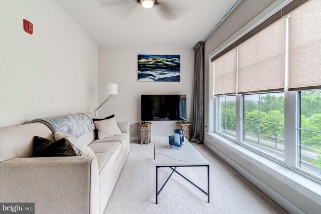 Building Photo - 102 St Ives Pl