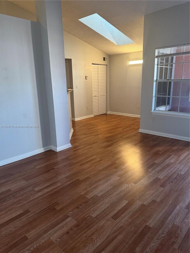 Building Photo - 1335 Crystal Way