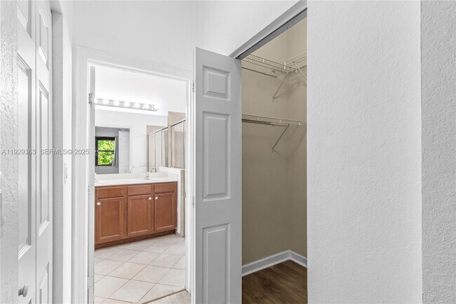 Building Photo - 3560 W 88th St