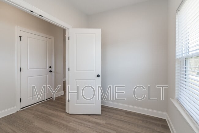 Building Photo - 3636 Trull St