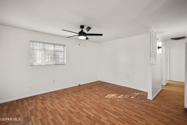 Building Photo - 255 Francis St