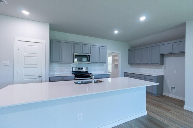 Building Photo - 3603 Ray Roberts Dr