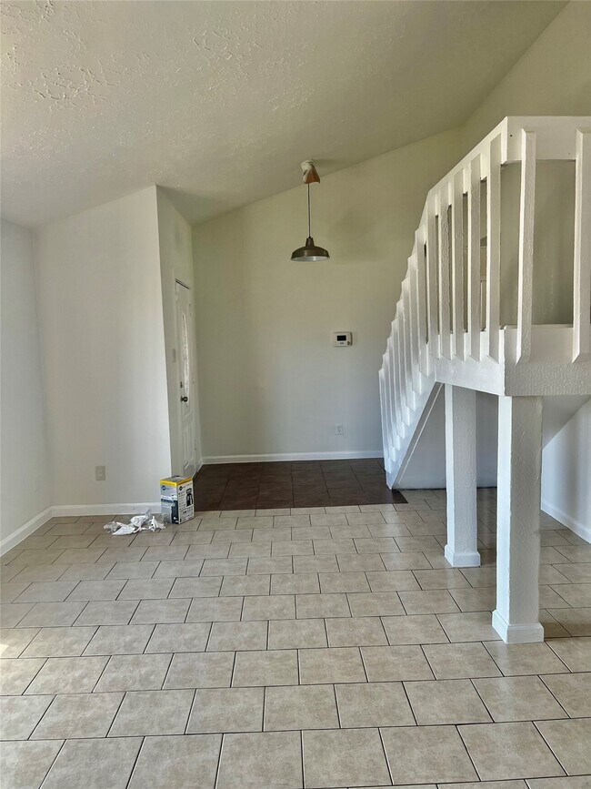 Building Photo - 2518 Ridge Hollow Dr