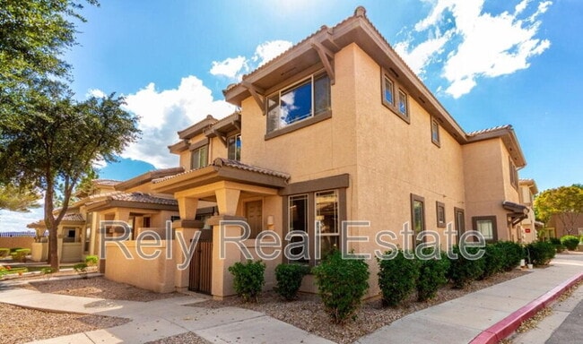 Building Photo - 1225 N 36th St