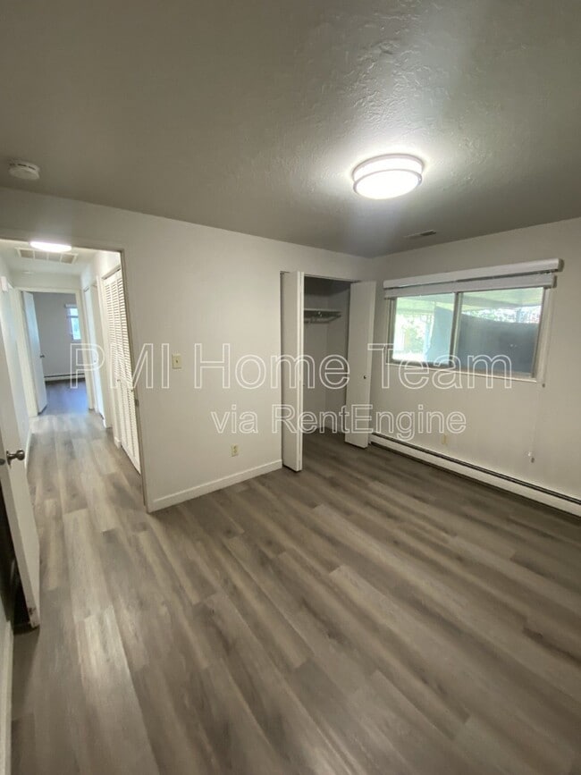 Building Photo - 241 E 200 N