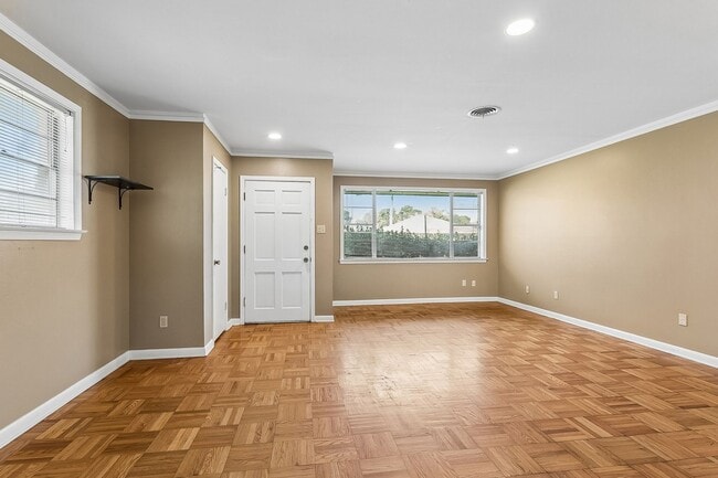 Building Photo - 2486 Hyman Pl