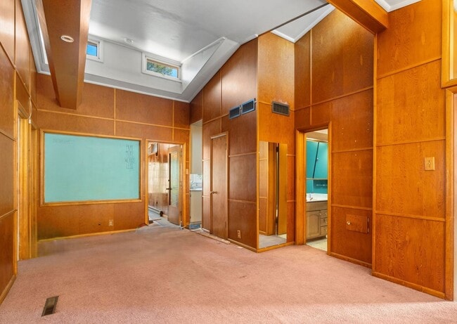 Building Photo - Unique 1950's home in Greeley