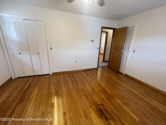 Building Photo - 708 Woodmere Ave