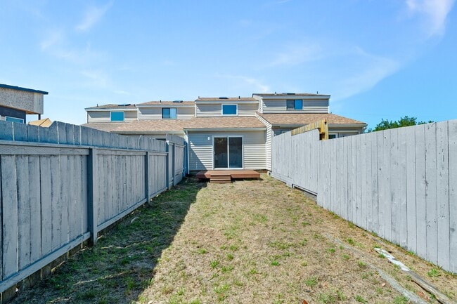 Building Photo - 946 Ocean Shores Blvd SW
