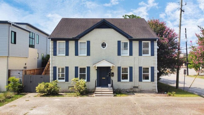 Primary Photo - 2347 Sheridan St