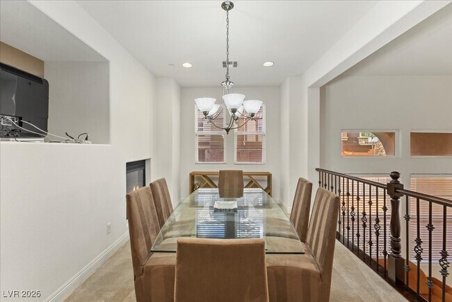 Building Photo - 2 Corte Belleza